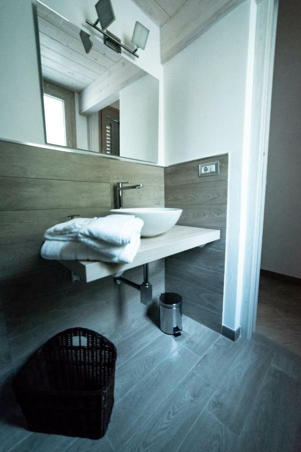 Memento Bed and Breakfast Ossi Εξωτερικό φωτογραφία